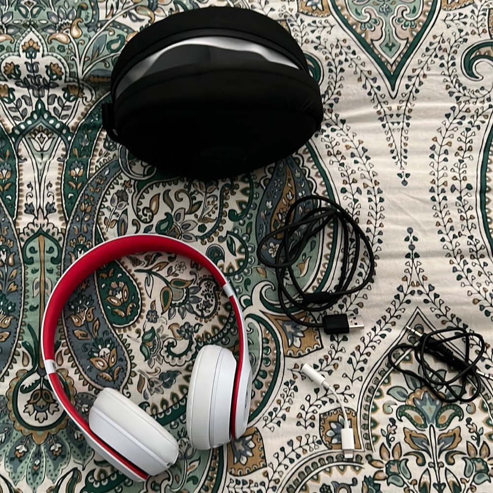 Beats Solo3 Red, White, and Blue